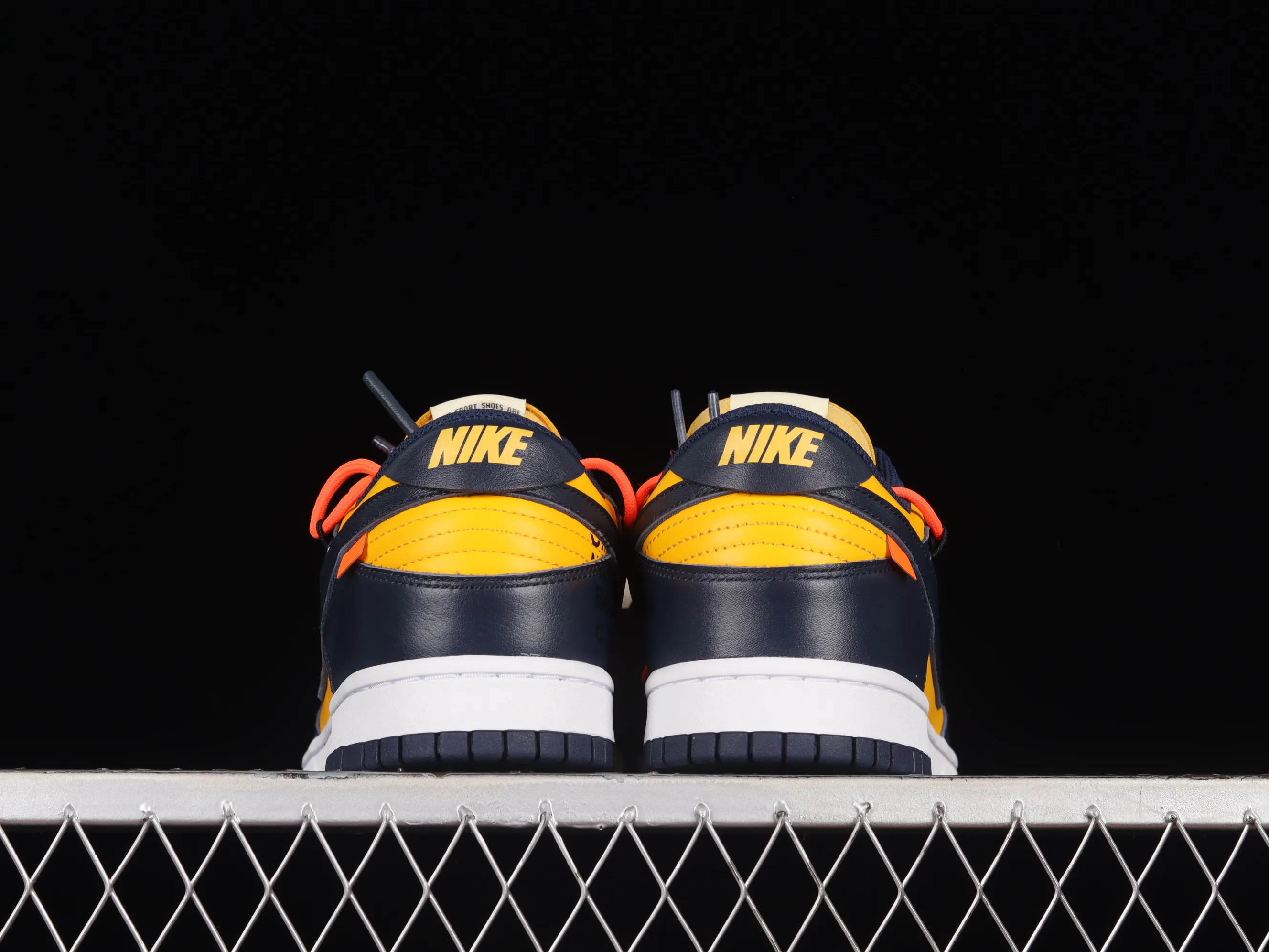 All Categories Nk SB Dunk Series Nk SB Dunk Low Low-top sneakers Pure original version OF x Futura x Dunk OW joint sneakers CT0856-700